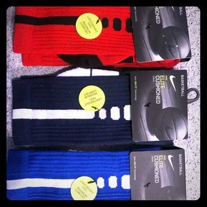 3 pair bundle of Elite Cushioned Nike Crew Socks